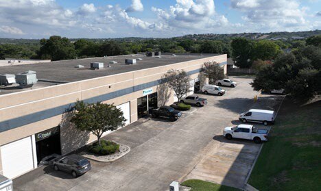 12000 Crownpoint Dr, San Antonio, TX à louer - Photo du bâtiment - Image 2 de 8