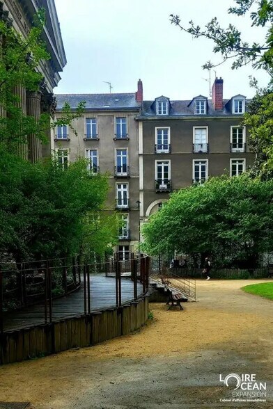 Commerce de détail dans Nantes à louer - Photo du bâtiment - Image 2 de 3