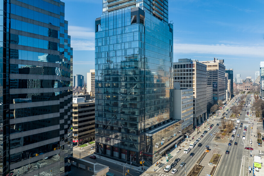 480 University Ave, Toronto ON - Services immobiliers commerciaux