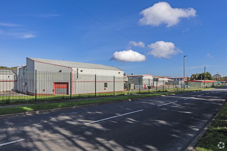 Stephenson Rd, Peterlee for sale - Primary Photo - Image 1 of 3