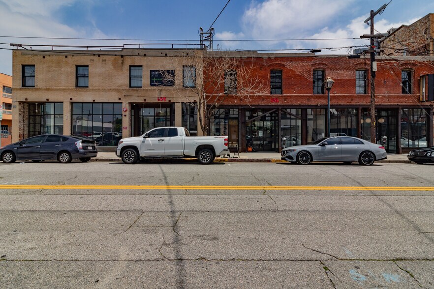 646-654 N Spring St, Los Angeles, CA à louer - Photo du bâtiment - Image 2 de 12