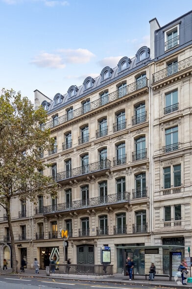 108 Boulevard Haussmann, Paris for lease - Building Photo - Image 2 of 5
