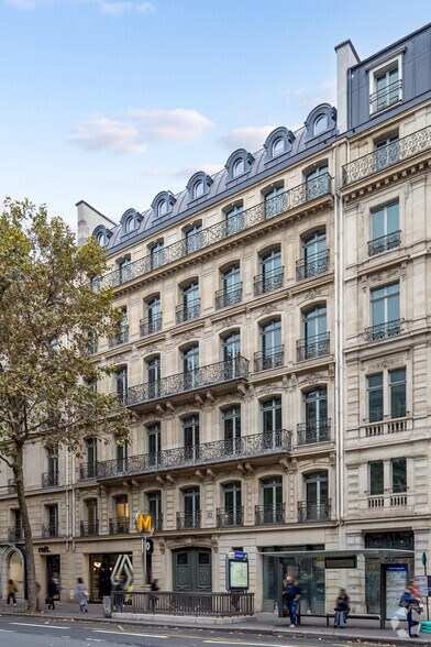 108 Boulevard Haussmann, Paris à louer - Photo du bâtiment - Image 2 de 5