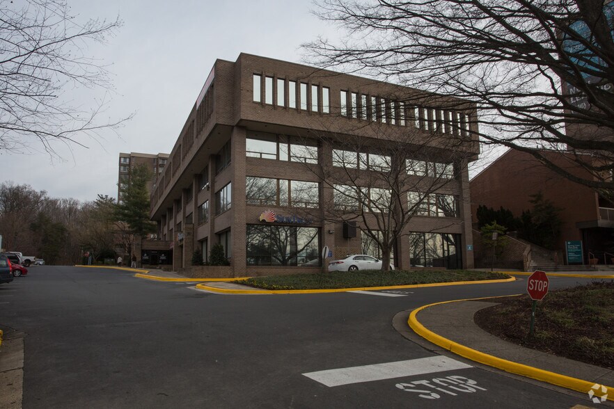 9401 Lee Hwy, Fairfax, VA à louer - Photo du bâtiment - Image 3 de 10