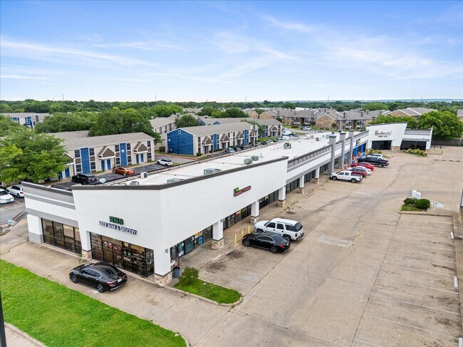 Plus de détails pour 3005-3007 S Carrier Pky, Grand Prairie, TX - Bureau/Commerce de détail, Commerce de détail à louer
