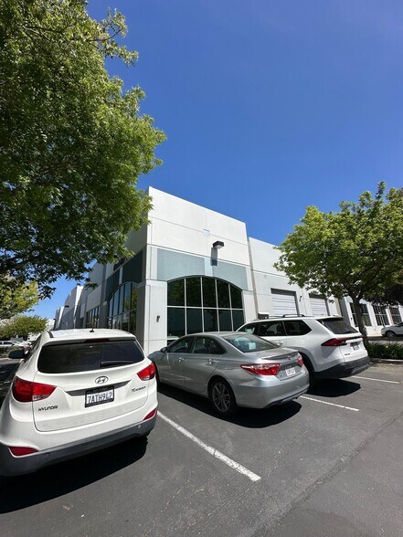 6553 Las Positas Rd, Livermore, CA à vendre - Photo du bâtiment - Image 2 de 11