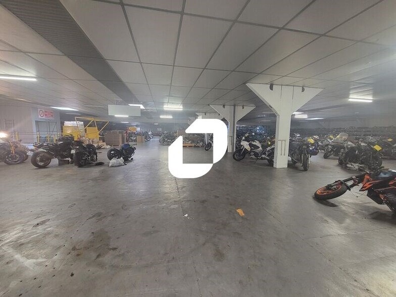 Flex in Brétigny-sur-Orge for lease - Interior Photo - Image 3 of 14
