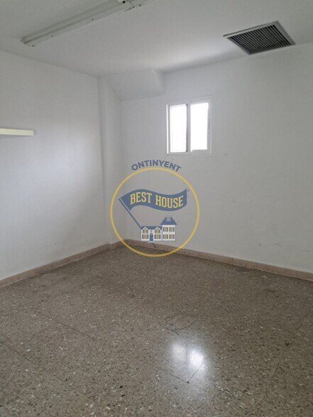 Retail in Ontinyent for lease - Building Photo - Image 3 of 7