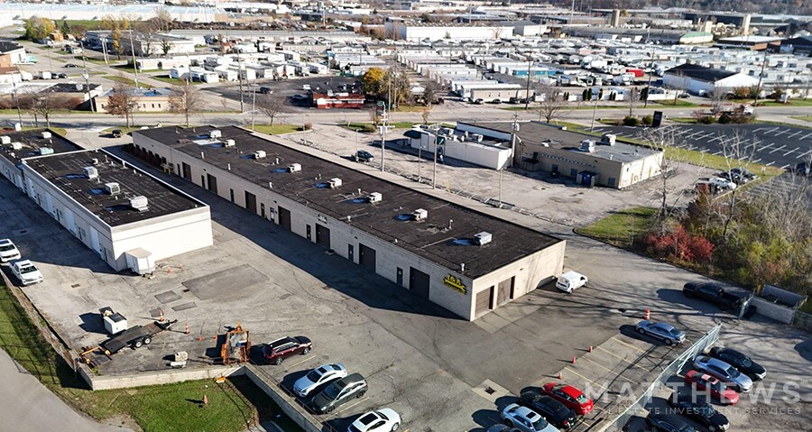 24850 Aurora Rd, Bedford, OH à vendre Photo du bâtiment- Image 1 de 1