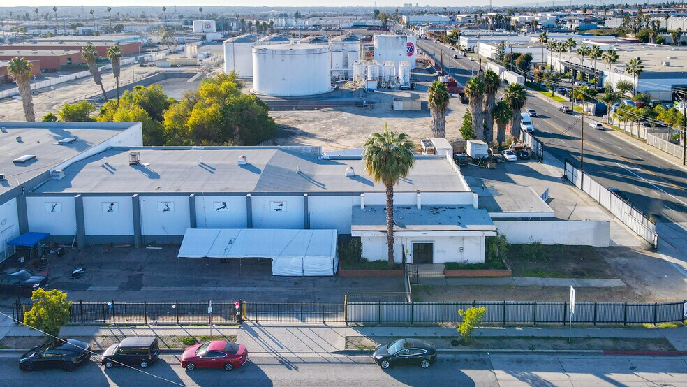 13501 S Main St, Los Angeles, CA for sale - Building Photo - Image 1 of 88