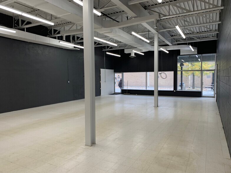 29 Plaza Dr, Iroquois, ON à vendre - Photo intérieure - Image 2 de 3