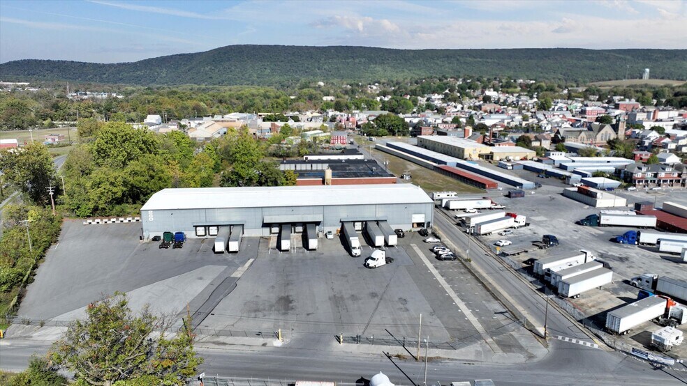 280 Grand St, Hamburg, PA à vendre - Photo du bâtiment - Image 3 de 32