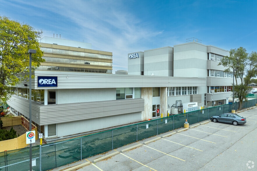 99 Duncan Mill Rd, Toronto, ON for sale - Primary Photo - Image 1 of 1