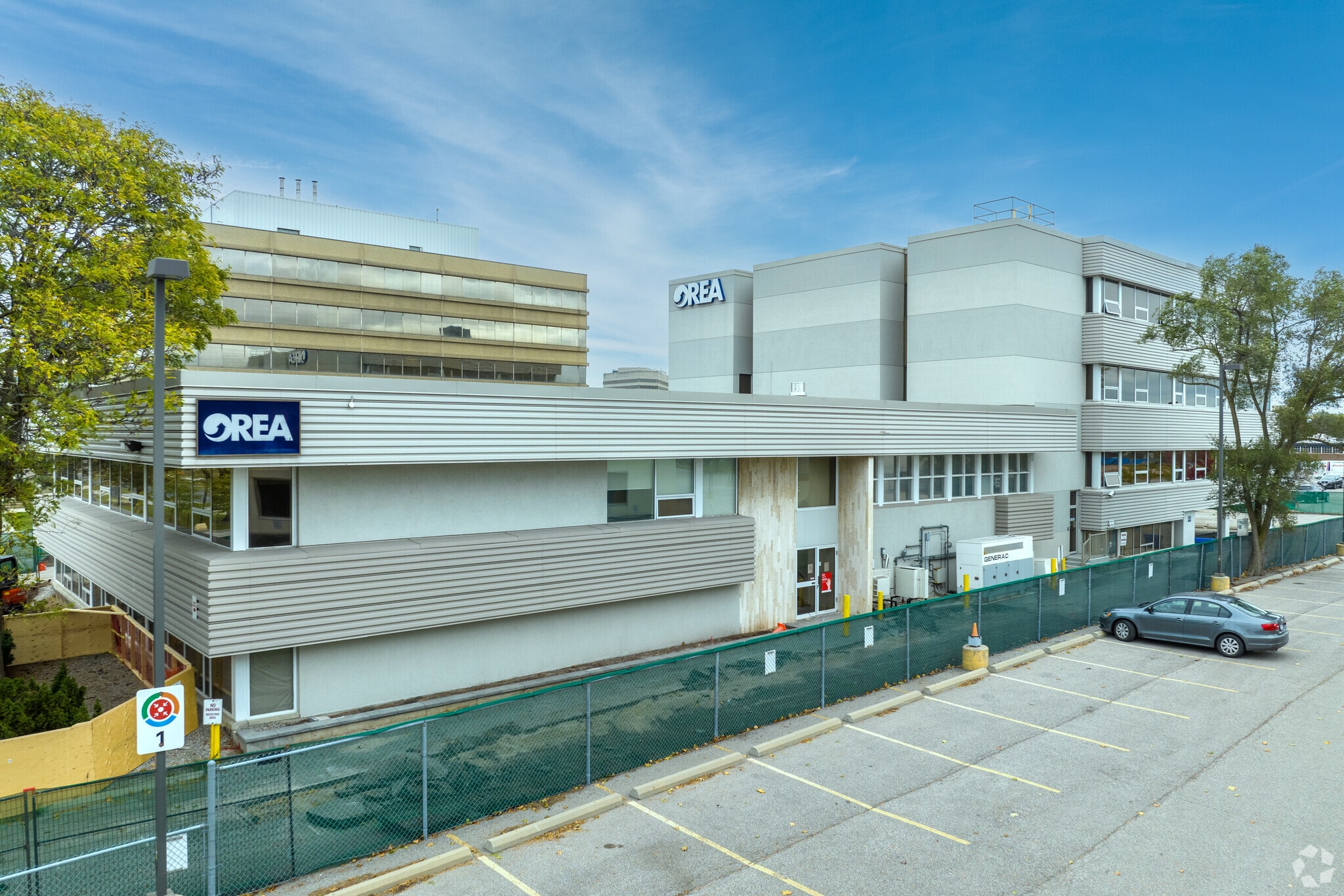 99 Duncan Mill Rd, Toronto, ON for sale Primary Photo- Image 1 of 1