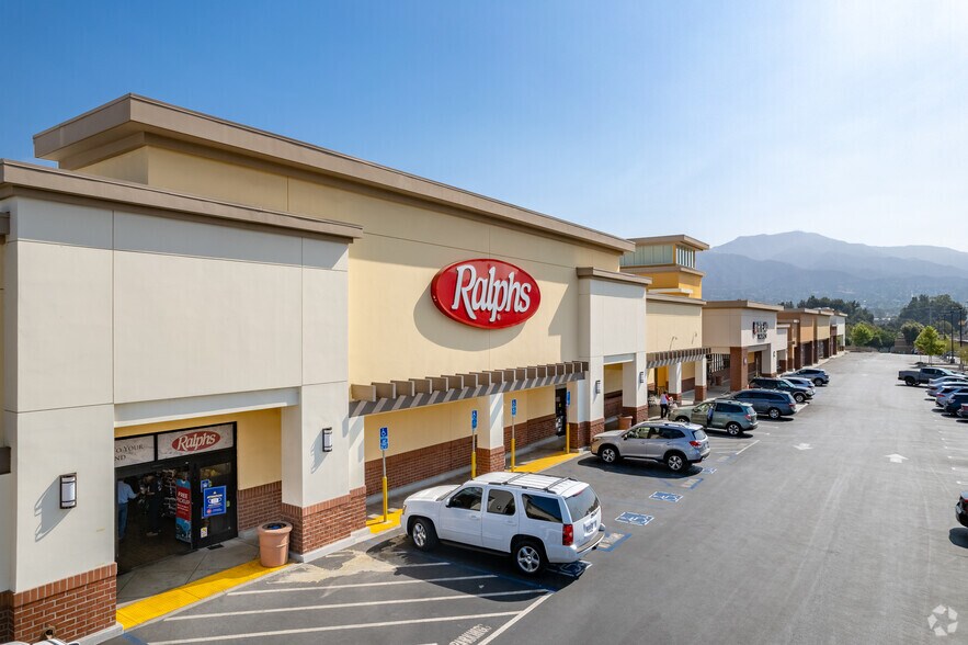 10455 Sunland Blvd, Sunland, CA à louer - Photo du bâtiment - Image 2 de 6