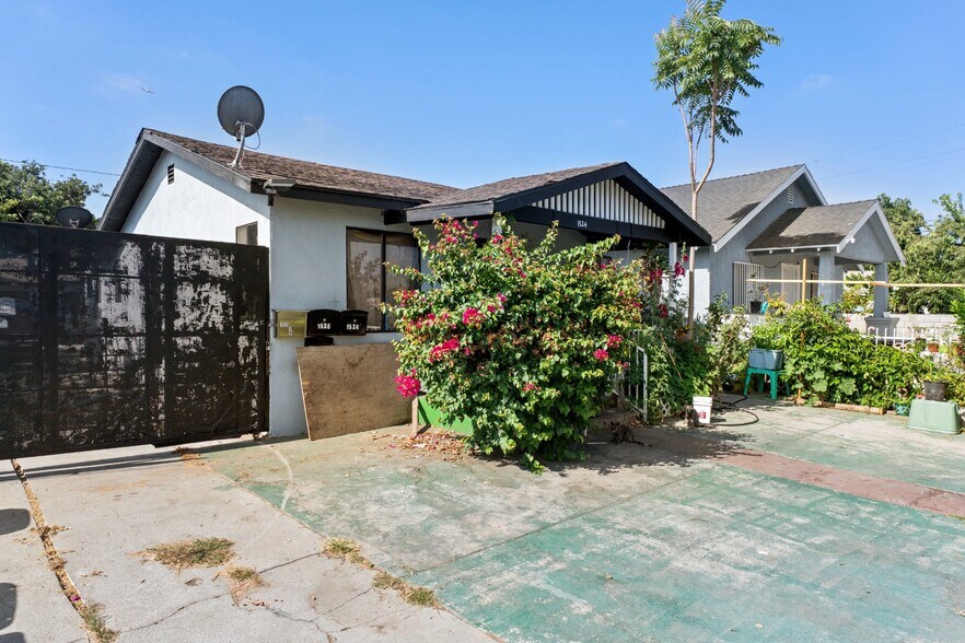 1526 E 77th Pl, Los Angeles, CA à vendre - Photo du bâtiment - Image 3 de 14