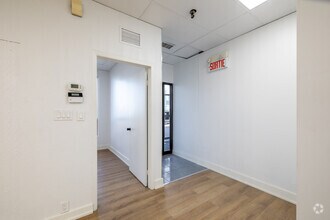 1420-1490 Rue Beaulac, Saint-Laurent, QC à louer Photo intérieure- Image 2 de 9