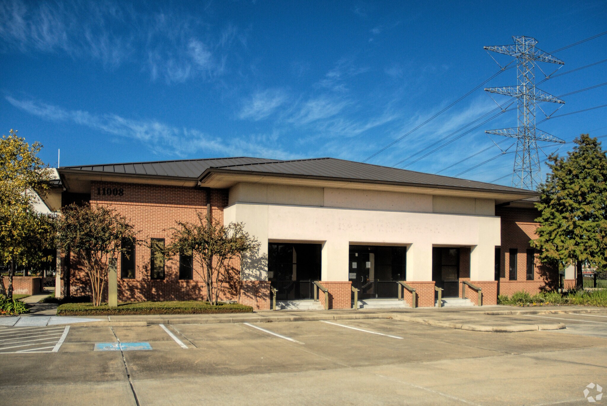 11008 Bellaire Blvd, Houston, TX à vendre Photo du bâtiment- Image 1 de 4