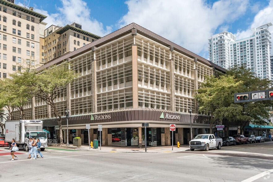235 SE 1st St, Miami, FL for lease - Primary Photo - Image 1 of 9