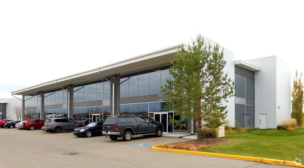 125 Carleton Dr, St. Albert, AB à louer - Photo du bâtiment - Image 3 de 11