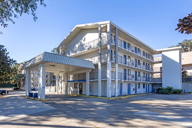 Plus de détails pour 2738 N Monroe St, Tallahassee, FL - Services hôteliers à vendre