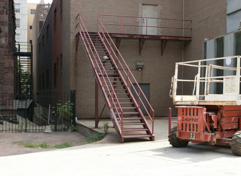 915 Main St, Hartford, CT à louer - Photo du bâtiment - Image 2 de 3