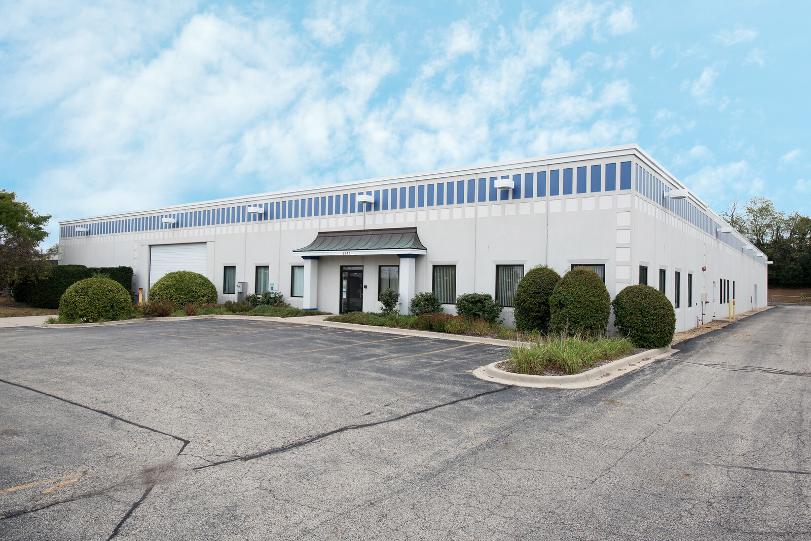 1230 Karl Ct, Wauconda, IL for lease Building Photo- Image 1 of 11