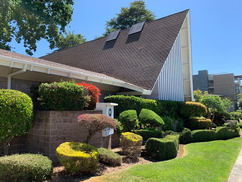 787 Walnut St, San Carlos, CA à louer - Photo du bâtiment - Image 1 de 7