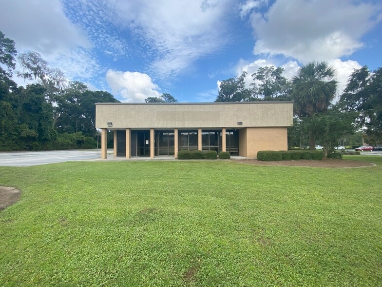 10422 Abercorn St, Savannah, GA for lease - Building Photo - Image 1 of 6