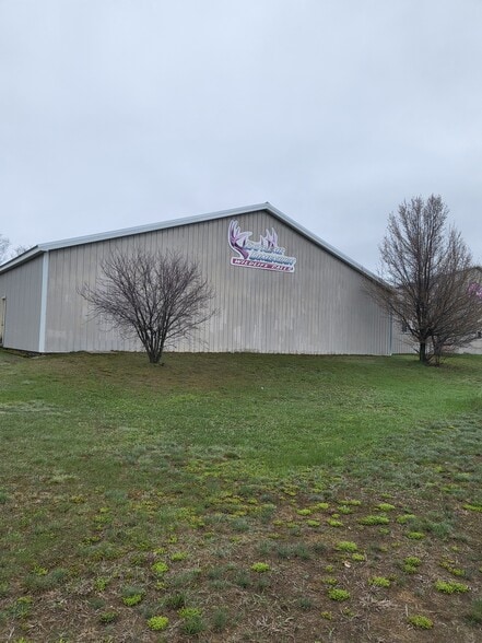 6893 Sullivan Rd, Grawn, MI for lease - Building Photo - Image 1 of 7