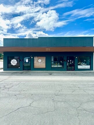 More details for 119-121 Allamanda Dr, Lakeland, FL - Retail for Sale
