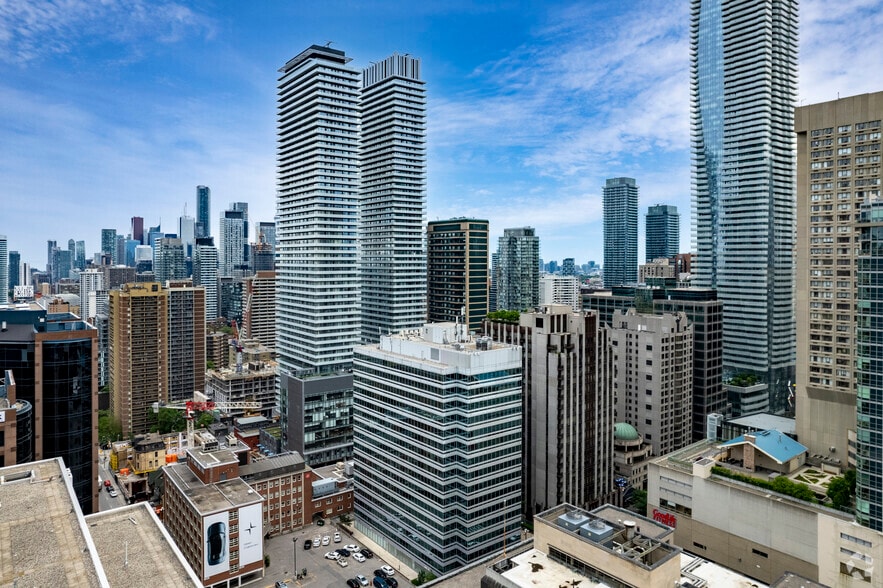 121 Bloor St E, Toronto, ON for lease - Aerial - Image 3 of 4
