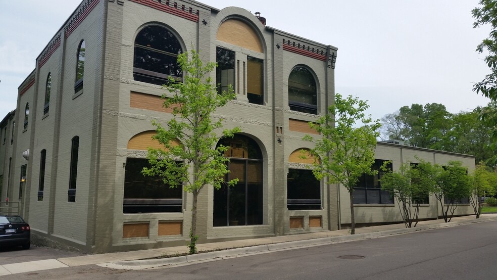 1327 Jones Dr, Ann Arbor, MI for lease - Building Photo - Image 2 of 8