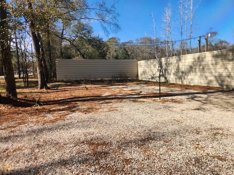 71 County Road 370, Splendora, TX à vendre - Photo du bâtiment - Image 2 de 16