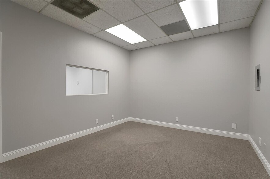 2470 S Winchester Blvd, Campbell, CA à louer - Photo intérieure - Image 3 de 13