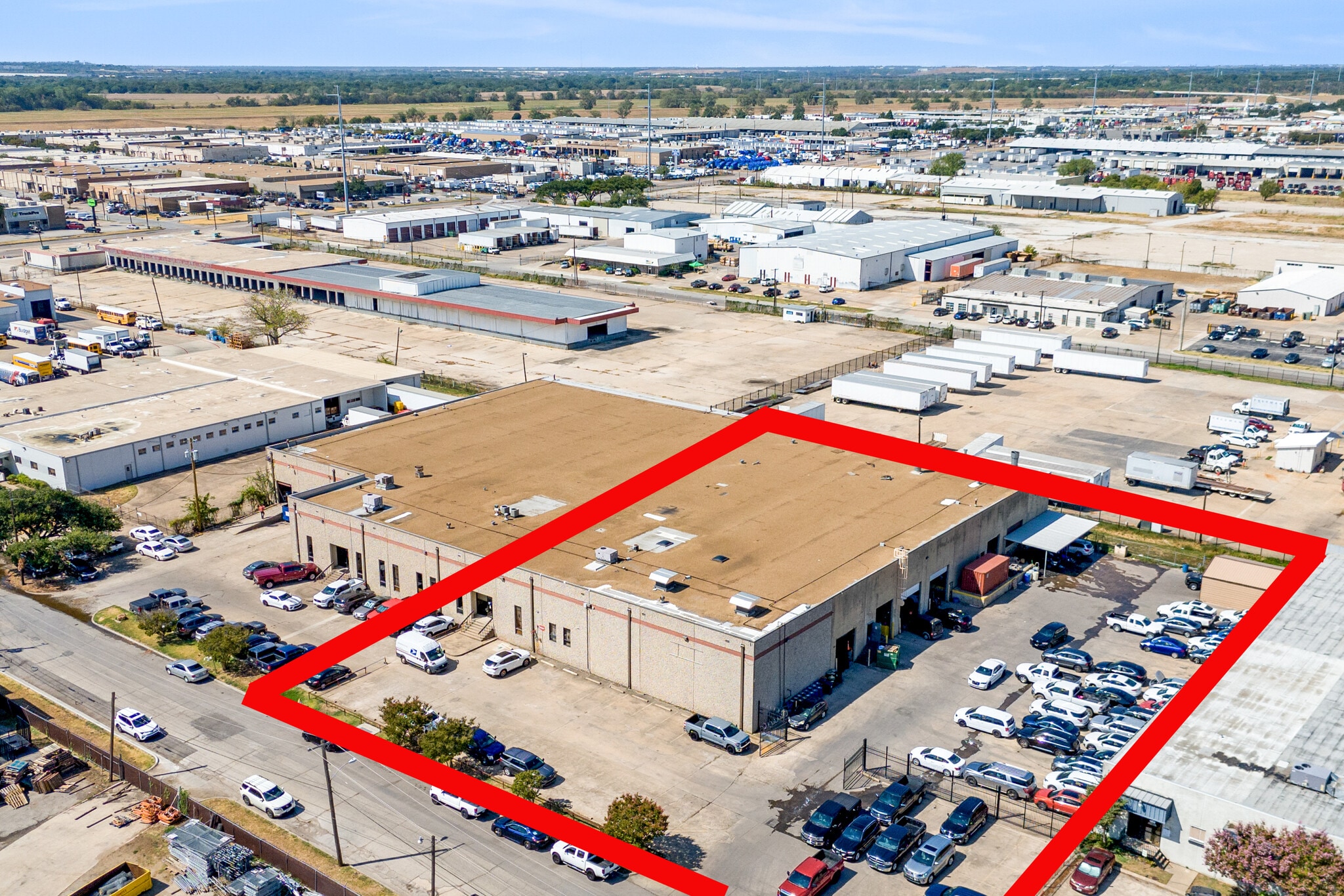 5127-5131 Mercantile Row, Dallas, TX for lease Building Photo- Image 1 of 11
