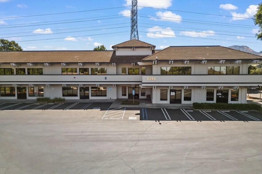 5354-5358 Clayton Rd, Concord, CA à louer - Photo du bâtiment - Image 2 de 10