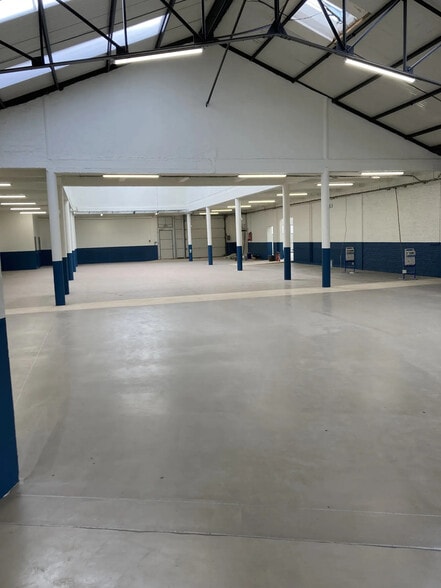 Flex in Lille for lease - Building Photo - Image 1 of 7