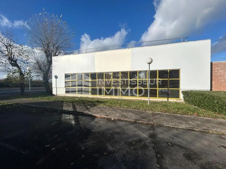Industrial in Saint-Thibault-des-Vignes for lease - Building Photo - Image 3 of 9