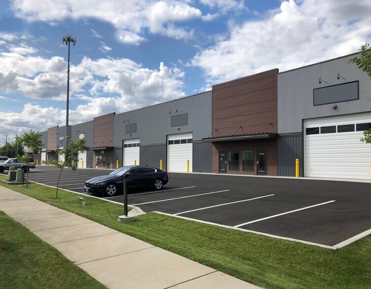 3275 E Quad Park Ct, Post Falls, ID for lease - Primary Photo - Image 1 of 7