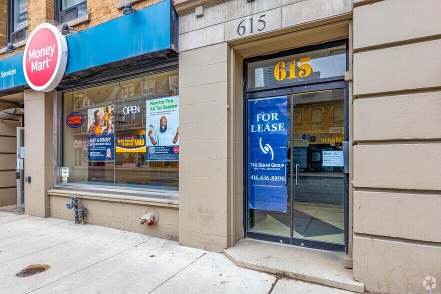 615-617 Yonge St, Toronto, ON à louer - Photo du bâtiment - Image 3 de 3