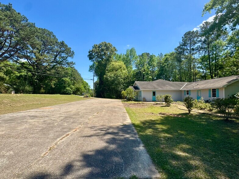 245 W Bonacre Rd, Cataula, GA à vendre - Photo du bâtiment - Image 2 de 26