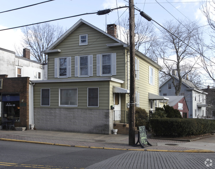 212 Main St, Metuchen, NJ à vendre - Photo principale - Image 1 de 1