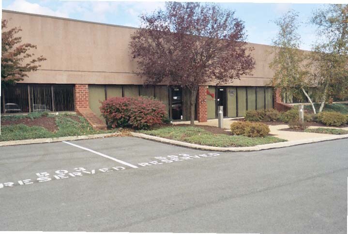 501-505 Gordon Dr, Exton, PA à vendre - Photo du bâtiment - Image 2 de 6