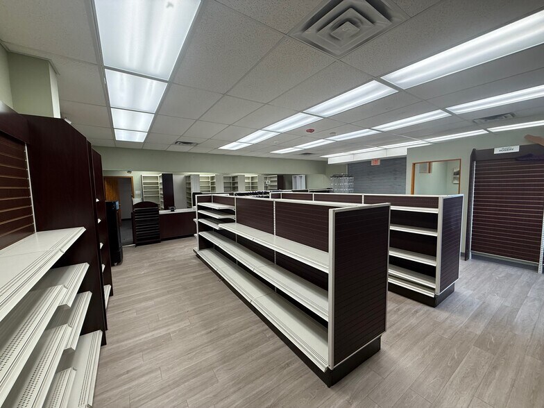 641 Hill Rd N, Pickerington, OH à louer - Photo du bâtiment - Image 2 de 4