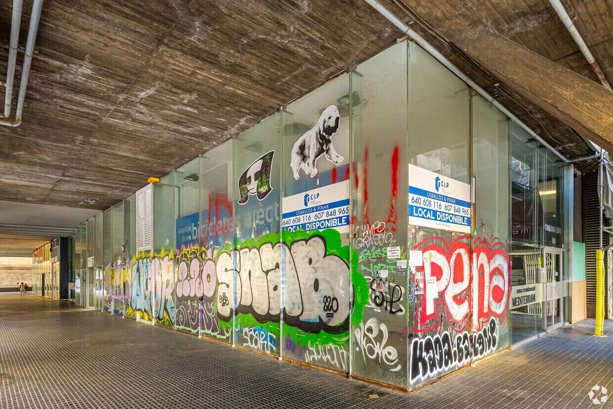 Retail in Barcelona, Barcelona for lease Interior Photo- Image 1 of 7