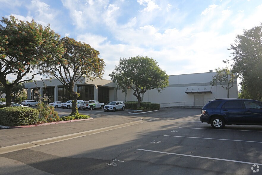 14352 Franklin Ave, Tustin, CA for lease - Primary Photo - Image 1 of 5