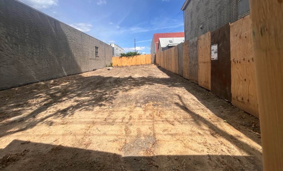 1811 126th St, College Point, NY for sale - Other - Image 1 of 2