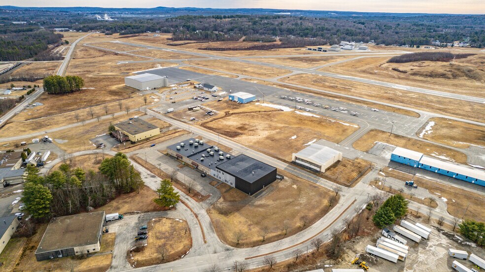33 Omni Cir, Auburn, ME à louer - Photo du bâtiment - Image 2 de 9