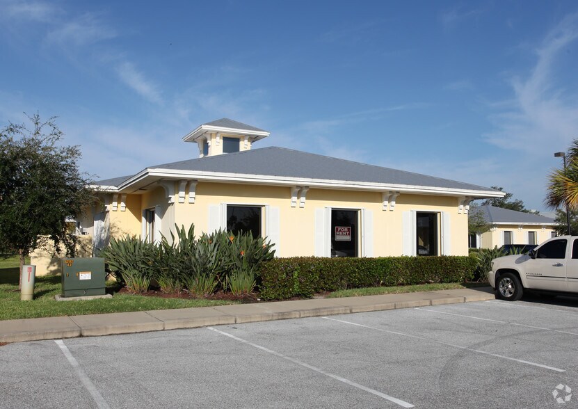 17835 Murdock Cir, Port Charlotte, FL à vendre - Photo du bâtiment - Image 2 de 6